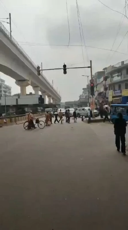 आजादपुर चौक पर ट्रैफिक रहा सामान्य, जंतर मंतर प्रदर्शन के बीच दिल्ली पुलिस अलर्ट