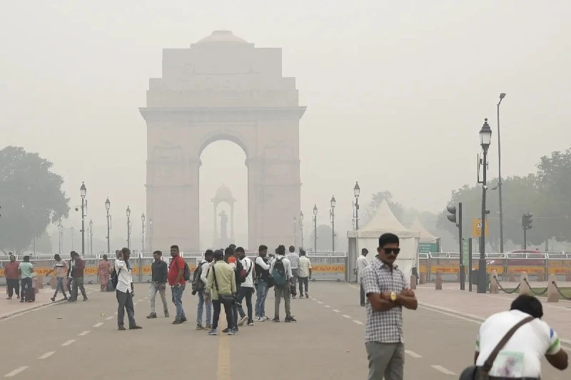 दिल्ली में बढ़ी ठंड: CAQM का बड़ा फैसला, अब 50% स्टाफ करेंगे वर्क फ्रॉम होम