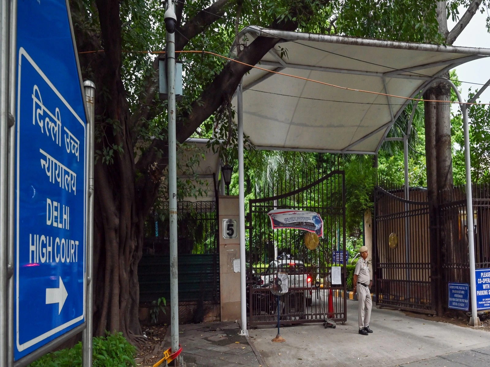 ACP पर जातिगत टिप्पणी मामला: गिरफ्तारी से बचने के लिए महिला पत्रकार पहुंची दिल्ली हाई कोर्ट