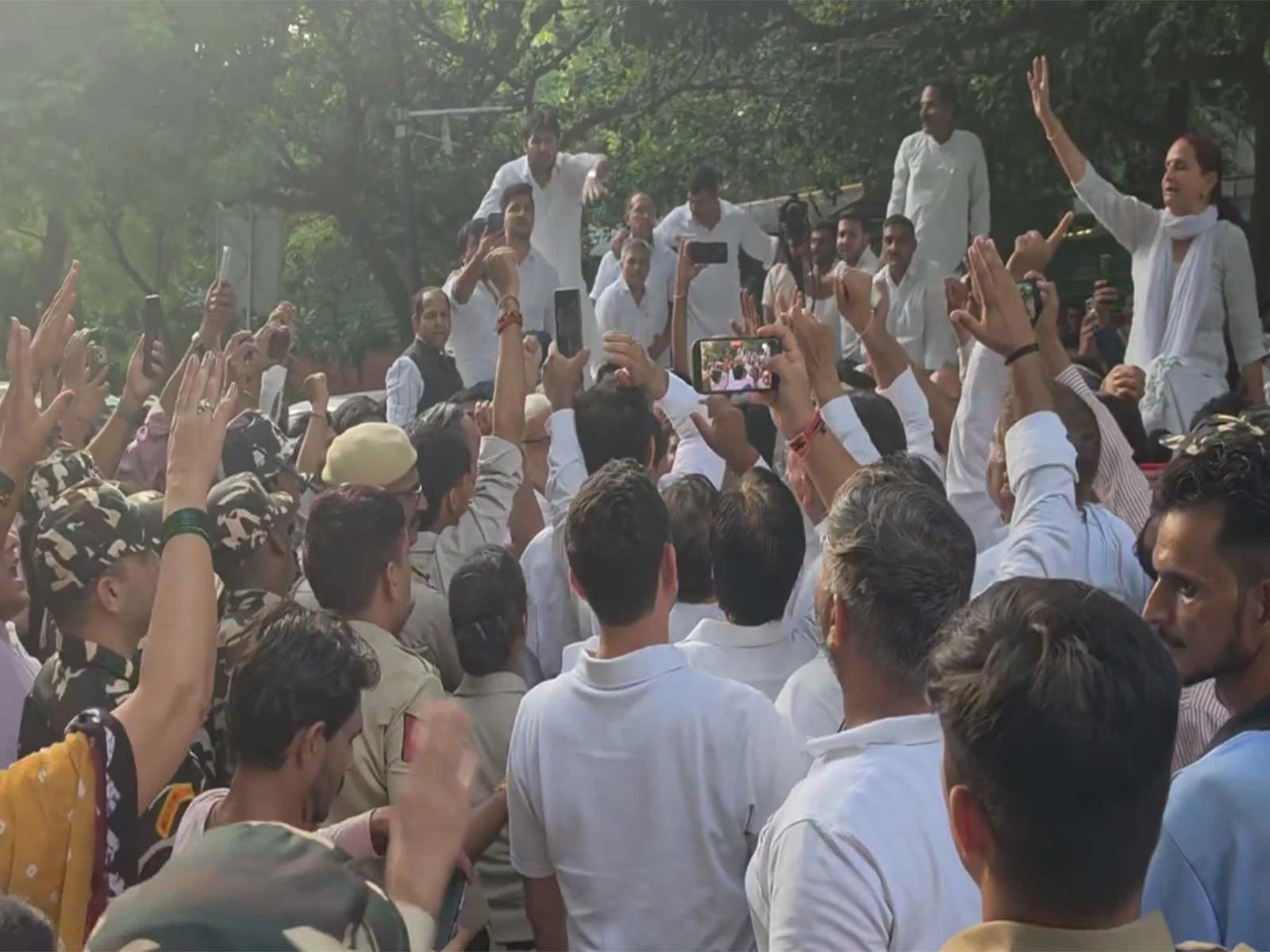 दिल्ली सुरक्षा प्रतिबंधों पर सुप्रीम कोर्ट की कड़ी टिप्पणी, कांग्रेस बोली- नागरिकों के हक के लिए लड़ेंगे