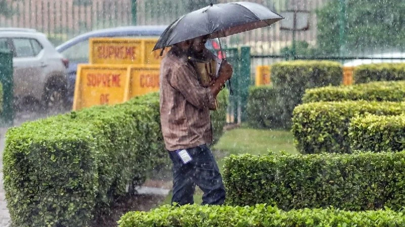 दिल्ली-NCR में बढ़ी ठंड, IMD ने दी 29 और 30 अक्टूबर को बारिश की चेतावनी