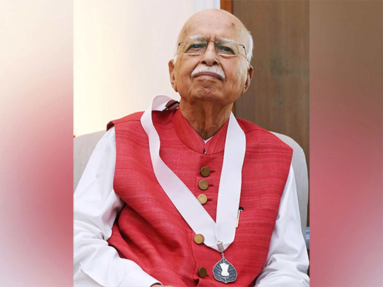 एलके आडवाणी चेस्ट इन्फेक्शन के कारण दिल्ली के अपोलो अस्पताल में भर्ती, हालत स्थिर