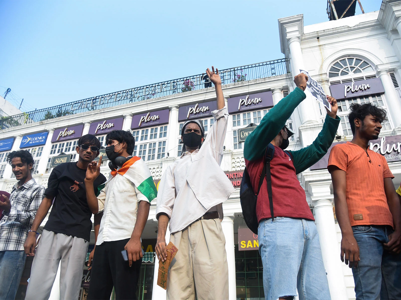 CP में विरोध प्रदर्शन रोकने की मांग, रोजी-रोटी बचाने के लिए स्ट्रीट वेंडर पहुंचा दिल्ली हाईकोर्ट