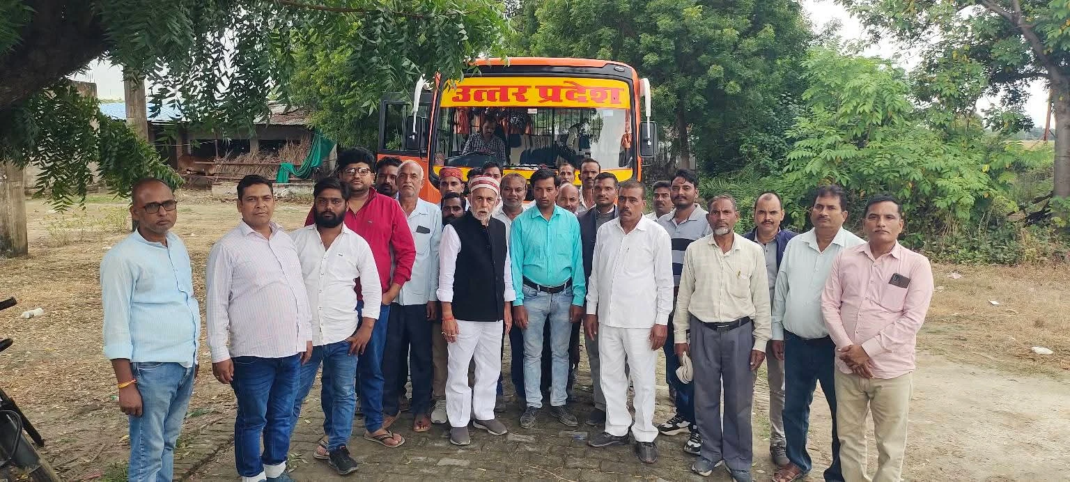 'वोट बचाओ-देश बचाओ' रैली: अमेठी से कांग्रेस कार्यकर्ताओं का जत्था दिल्ली के लिए रवाना