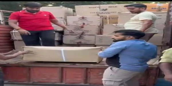 फरीदाबाद: अवैध पटाखों के गोदाम पर पुलिस का छापा, 7270 किलो पटाखे बरामद