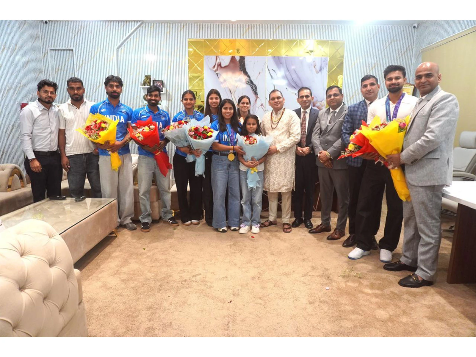 एशियाई खेलों में पदक जीतने वाले भारतीय हॉकी खिलाड़ी सम्मानित, हर खिलाड़ी को मिले 51,000 रुपये