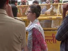 पीस बॉन्ड मामला: दिल्ली पुलिस ने AISA अध्यक्ष नेहा बोरा को सौंपे दस्तावेज