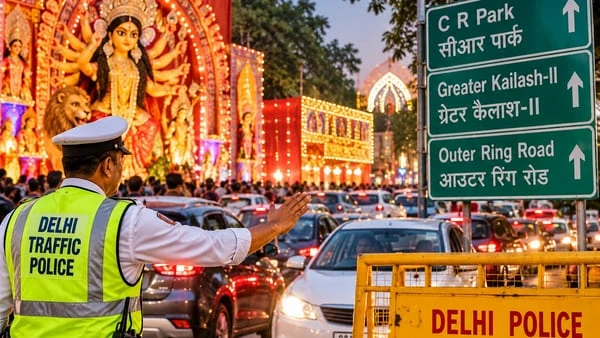 CR Park और GK-II में दुर्गा पूजा पर ट्रैफिक restrictions, दिल्ली पुलिस ने जारी की एडवाइजरी