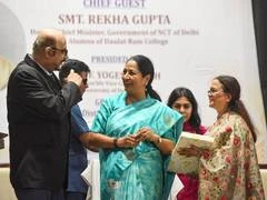 दौलत राम कॉलेज में सीएम रेखा गुप्ता ने किया नई सुविधाओं का उद्घाटन, सुरक्षा के लिए किए बड़े ऐलान