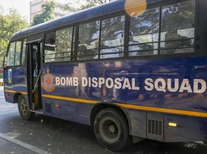 दिल्ली के कई स्कूलों को ईमेल से मिली बम की धमकी, मचा हड़कंप