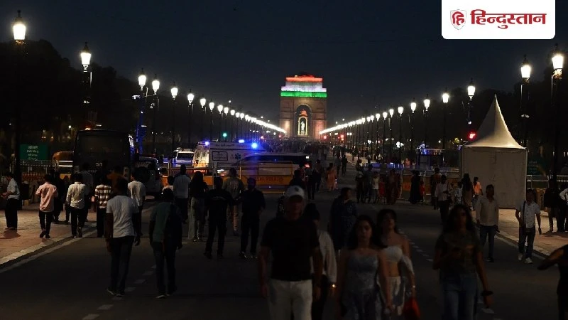 दिल्ली-NCR में फिर लौटा प्रदूषण का कहर, GRAP-1 लागू; दफ्तरों में 50% स्टाफ को वर्क फ्रॉम होम