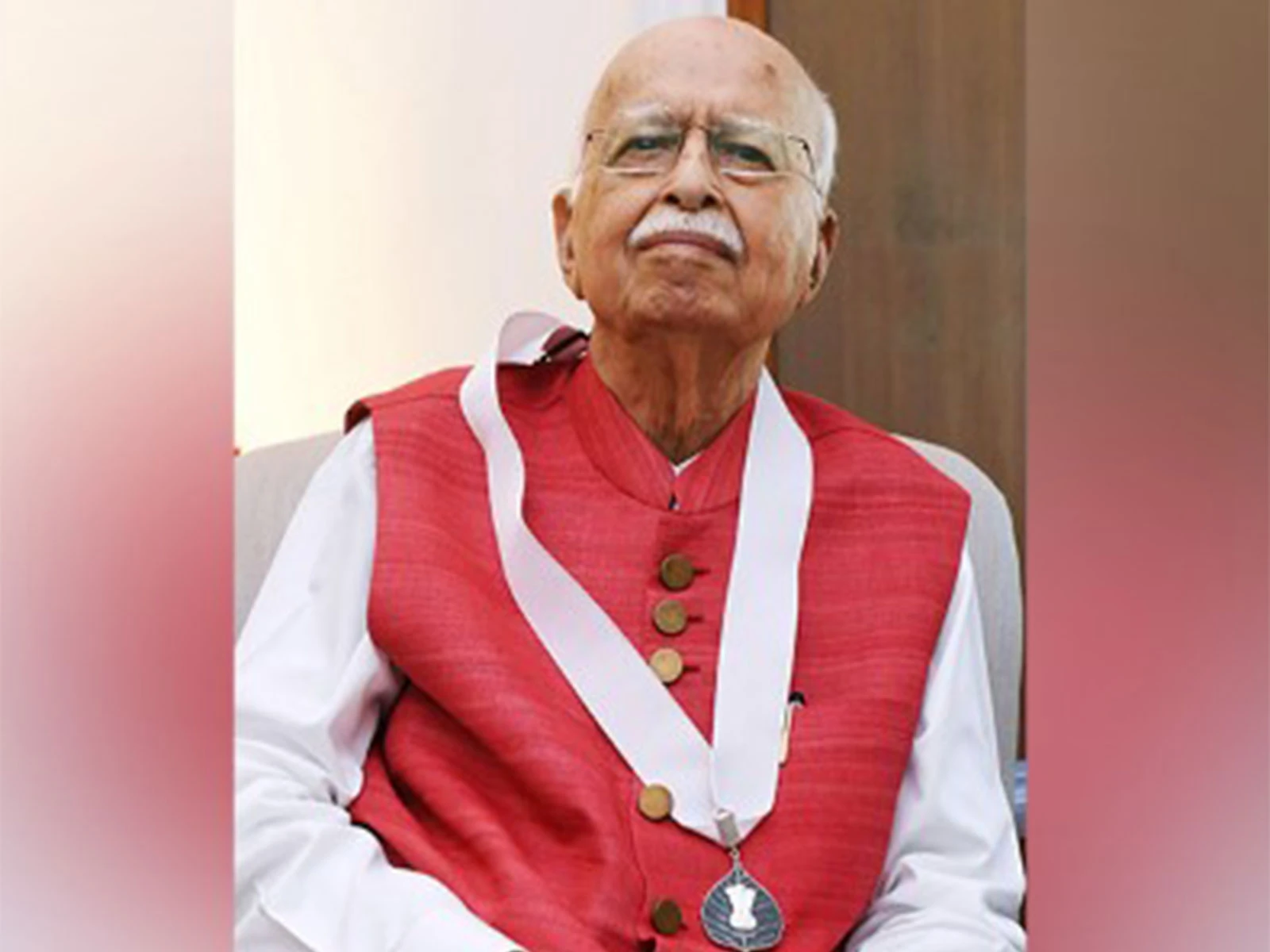 जेपी नड्डा ने अपोलो अस्पताल जाकर जाना एलके आडवाणी का हाल, जाना स्वास्थ्य का अपडेट