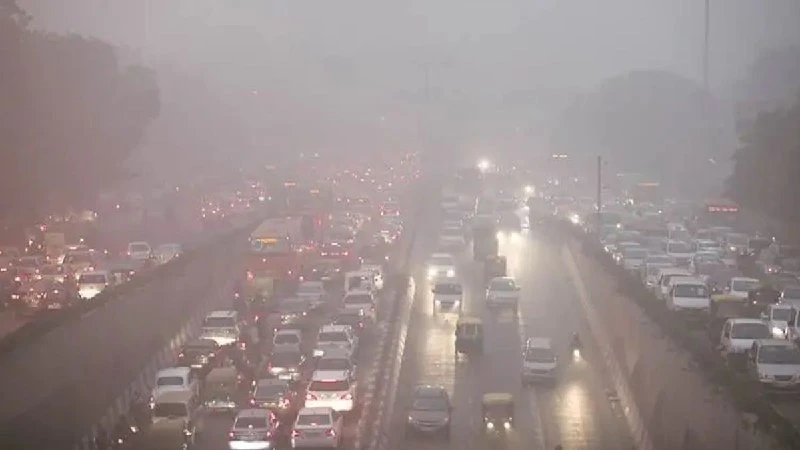 दिल्ली में प्रदूषण का कहर: GRAP लागू होने के बाद भी हवा खराब, अब नए मास्टर प्लान का सहारा