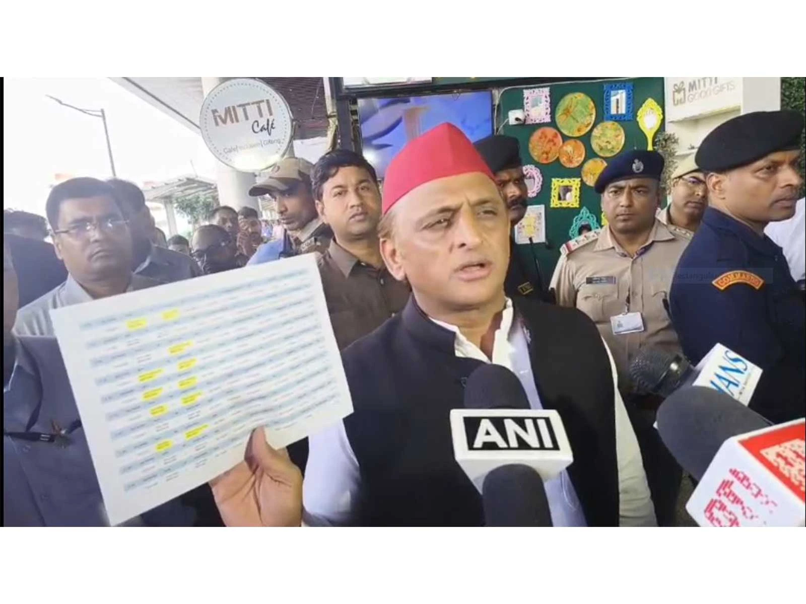 'BJP अभी भी बना रही है फर्जी वोट', अखिलेश यादव ने चुनाव आयोग की निष्पक्षता पर उठाए सवाल