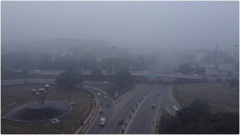 दिल्ली की हवा फिर हुई खराब, 70% मॉनिटरिंग स्टेशनों ने दर्ज किया 'Poor' AQI
