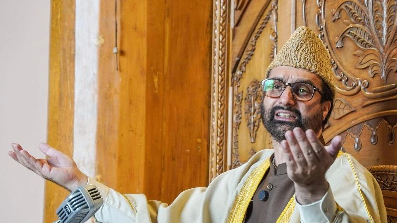 दिल्ली की ऐतिहासिक रेस कोर्स मस्जिद को बेदखली नोटिस, मीरवाइज़ और ओवैसी ने जताया कड़ा विरोध