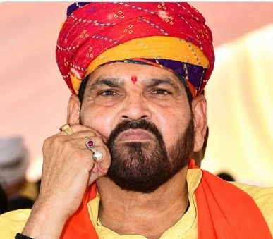 बृज भूषण सिंह को दिल्ली कोर्ट से आखिरी मौका, पहलवानों की अपील पर देना होगा जवाब