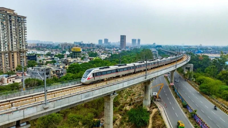 कॉकरोच जनता पार्टी के विरोध प्रदर्शन को लेकर दिल्ली में हाई अलर्ट, मेट्रो और ट्रेनें बंद