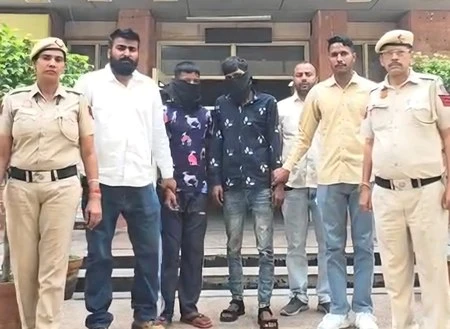 न्यू उस्मानपुर में टैक्सी ड्राइवर से लूटपाट, दिल्ली पुलिस ने दो बदमाशों को दबोचा