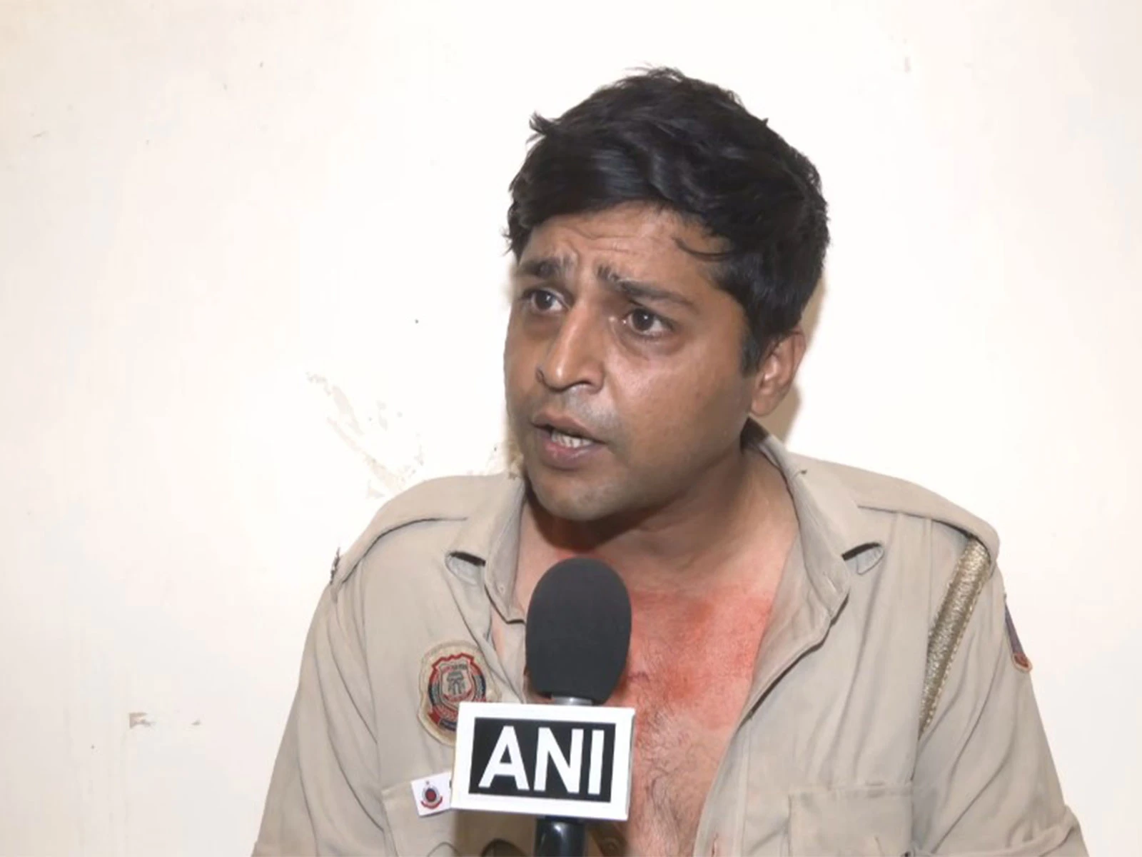 जंतर मंतर विरोध प्रदर्शन: दिल्ली पुलिस कांस्टेबल ने लगाया हमला और वर्दी फाड़ने का आरोप