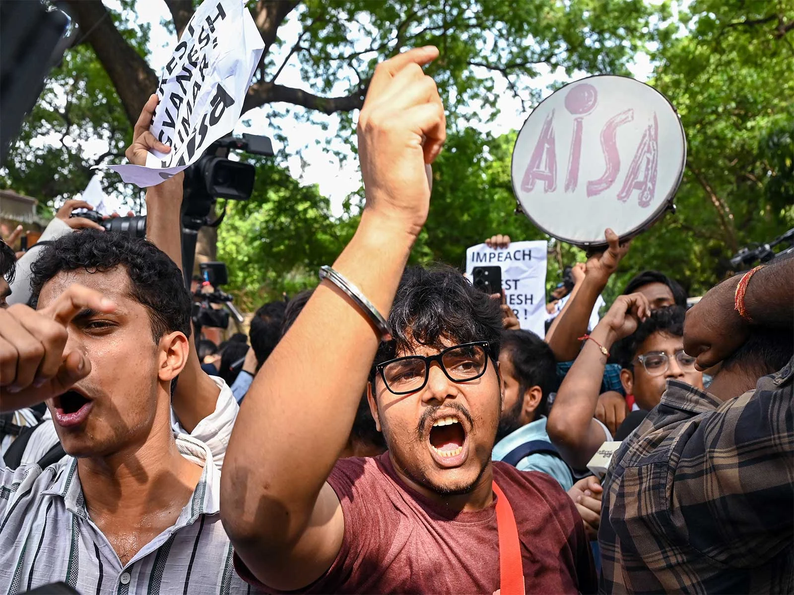 CEC ज्ञानेश कुमार के इस्तीफे की मांग, दिल्ली में AISA और अन्य संगठनों का जोरदार प्रदर्शन