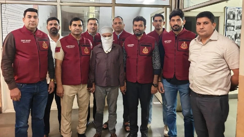 15 साल से फरार था शातिर अपराधी सोनू चिकना, दिल्ली पुलिस ने रोहिणी से दबोचा