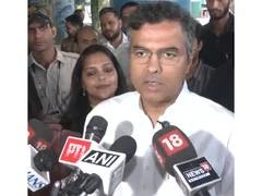 दिल्ली के फ्लाईओवरों के नीचे अब दिखेगा निखार, CSR फंड से संवरेंगी खाली जगहें