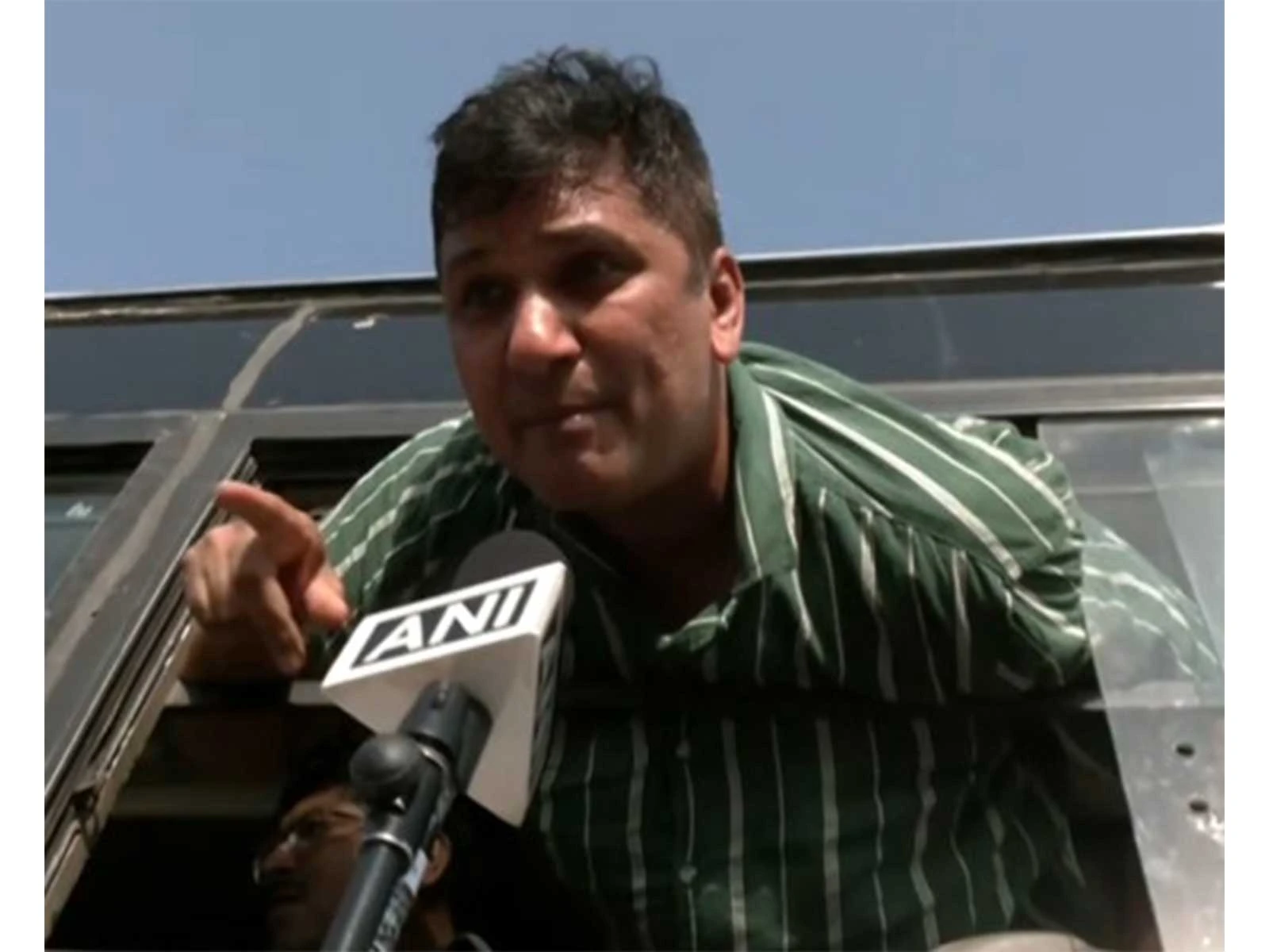 इंडिया गेट मार्च के दौरान सौरभ भारद्वाज हिरासत में, केजरीवाल ने पुलिस कार्रवाई को बताया चौंकाने वाला
