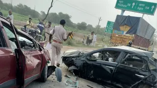 Palwal Road Accident: वृंदावन से लौट रहे ग्रेटर नोएडा के 2 दोस्तों की दर्दनाक मौत, 3 गंभीर घायल