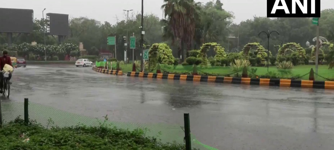 Delhi NCR Weather: भारी बारिश का अलर्ट, IMD ने जारी किया Yellow और Orange Alert