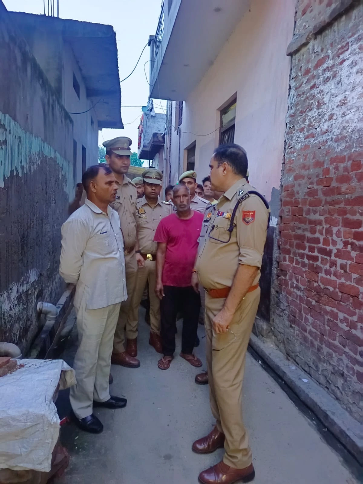 Greater Noida में कांवड़ यात्रा को लेकर पुलिस अलर्ट, रूट और शिविरों का हुआ कड़ा निरीक्षण