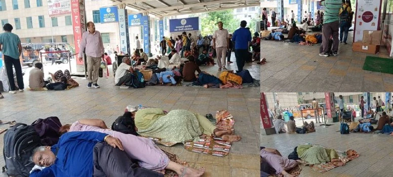 दिल्ली के जन औषधि केंद्रों पर लंबी कतारों से बुजुर्ग और दिव्यांग परेशान, मिलती हैं सस्ती दवाएं
