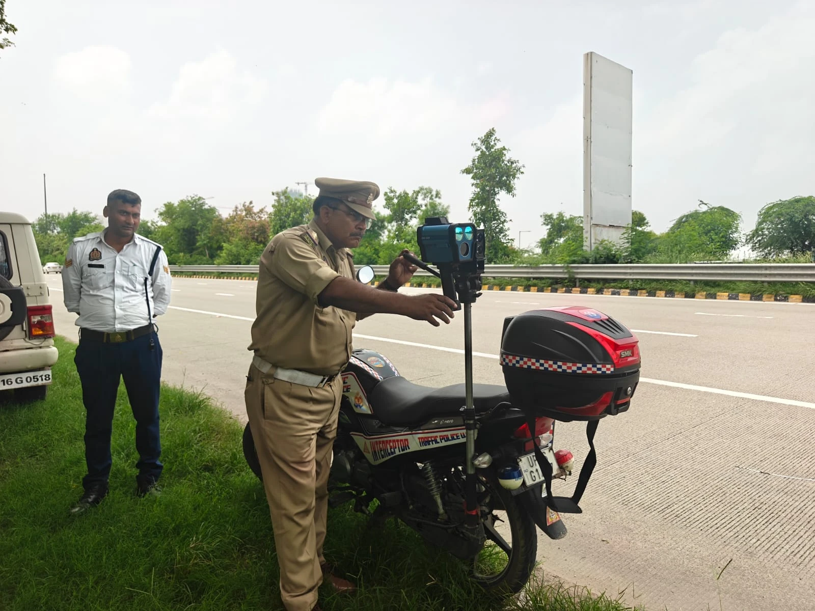 Noida Traffic Police का बड़ा एक्शन: एक दिन में 6,500 से ज्यादा E-Challans जारी और 22 Vehicles जब्त