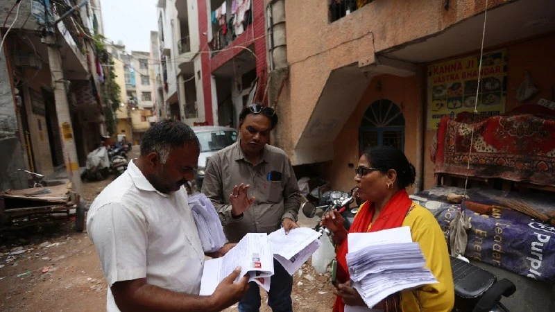 Delhi Electoral Roll Revision: 11.9 लाख मतदाता सूची से बाहर, BLOs पर बढ़ा काम का दबाव