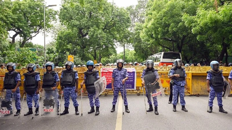 Delhi Police का Action, Jantar Mantar Protest के Fake Videos हटाने के लिए Meta और X को Notice