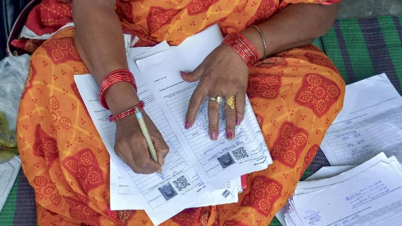 Family Register Certificates में देरी और गलतियों से Voter Verification में आ रही है बड़ी रुकावट