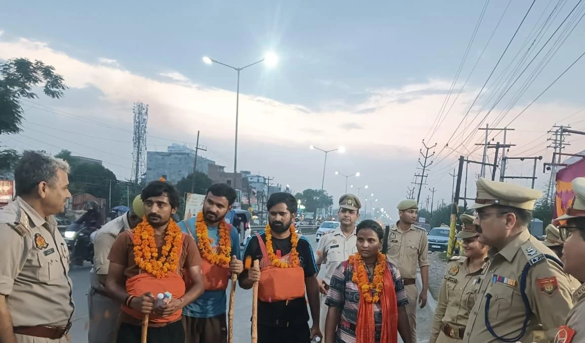 नोएडा पुलिस कमिश्नर के निर्देश पर डीसीपी ने किया कांवड़ यात्रा मार्ग और शिविरों का निरीक्षण, सुरक्षा व्यवस्था का लिया जायजा