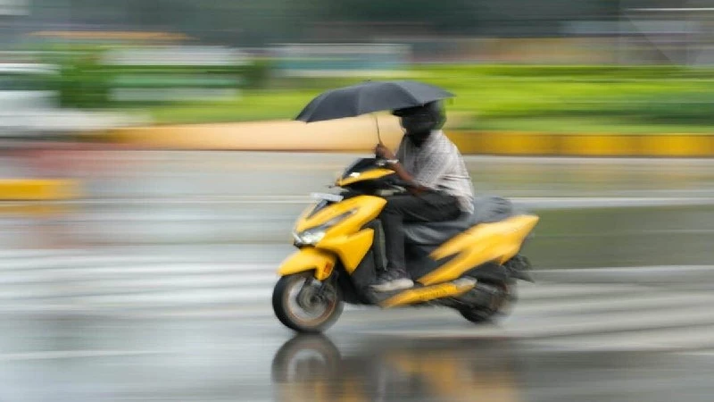 सावन शिवरात्रि पर दिल्ली-NCR में झमाझम बारिश, IMD ने जारी किया Yellow Alert