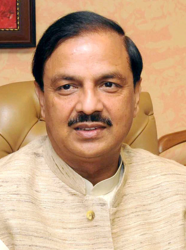 नोएडा इंटरनेशनल एयरपोर्ट पर जलभराव का मजाक उड़ाने वालों पर भड़के सांसद महेश शर्मा, कही बड़ी बात