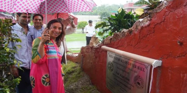 Delhi University ने Gwyer Hall में नए Gymnasium और Rock Waterfall का किया उद्घाटन