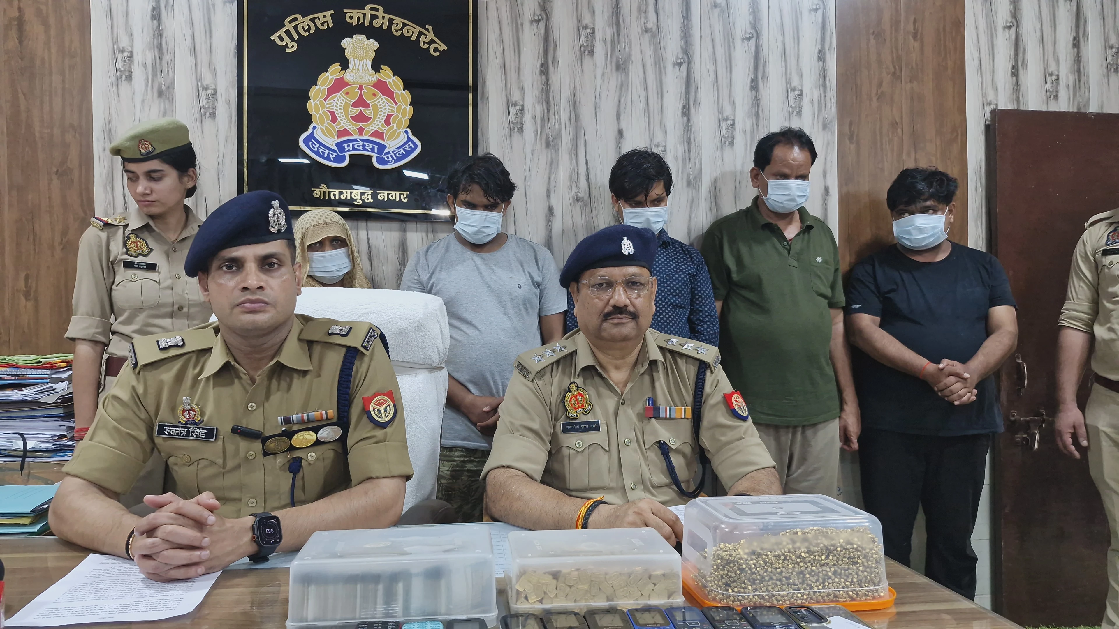 ग्रेटर नोएडा में नकली सोना दिखाकर ठगी करने वाला गिरोह गिरफ्तार, 5 आरोपी धराए
