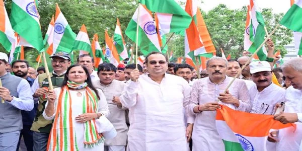 दिल्ली में स्वतंत्रता दिवस से पहले निकली तिरंगा यात्रा, मंत्री पंकज कुमार सिंह ने किया नेतृत्व