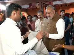 केंद्रीय मंत्री गिरिराज सिंह ने नई दिल्ली में किया हैंडसम हाट एक्सपीरियंस सेंटर का उद्घाटन