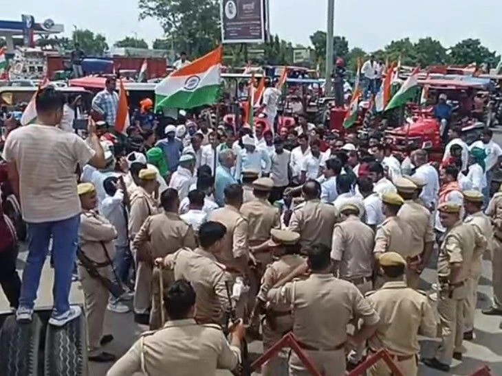 बघपत में दिल्ली-देहरादून एक्सप्रेसवे पर किसानों की ट्रैक्टर तिरंगा रैली रोकी गई, प्रशासन ने लगाई पाबंदी