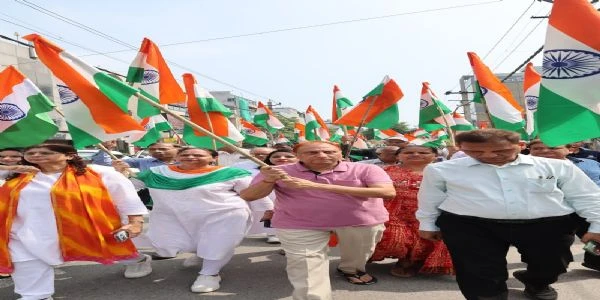 दिल्ली की Rohini में Mayor ने निकाली Tiranga Yatra, Har Ghar Tiranga Campaign को बढ़ावा