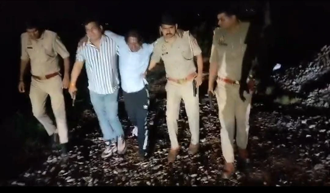 Noida News: रबूपुरा में पुलिस मुठभेड़, फायरिंग करने वाला बदमाश घायल और साथी गिरफ्तार