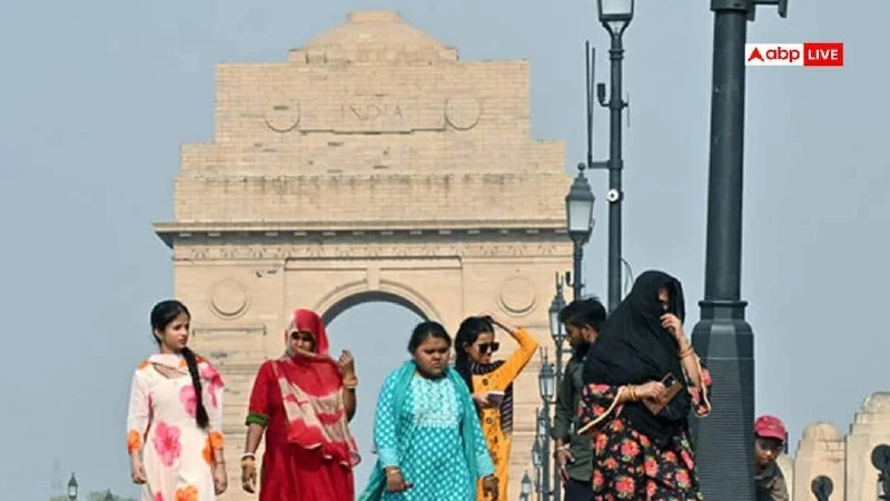 दिल्ली में भारी उमस और गर्मी के बीच IMD का भारी बारिश और तूफान का अलर्ट जारी