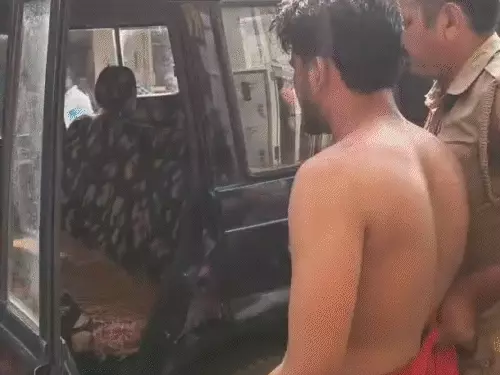 मेरठ के होटल में हिंदू लड़की के साथ आपत्तिजनक हालत में मिला मुस्लिम युवक, हिंदू संगठन ने की पिटाई और हंगामा