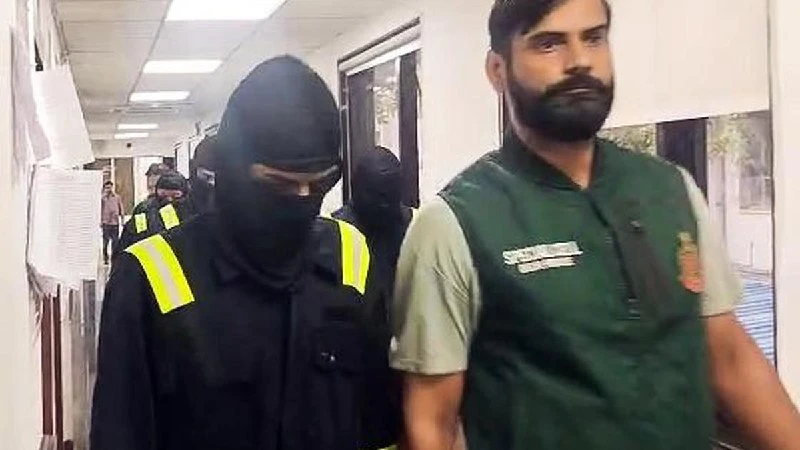 दिल्ली और मुंबई में बड़े आतंकी हमले का षड्यंत्र नाकाम: पुलिस ने ISI और अंडरवर्ल्ड से जुड़े 8 लोग किए गिरफ्तार