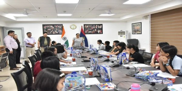 Independence Day पर दिल्ली में Special Police Unit ने बच्चों के लिए कराई painting competition